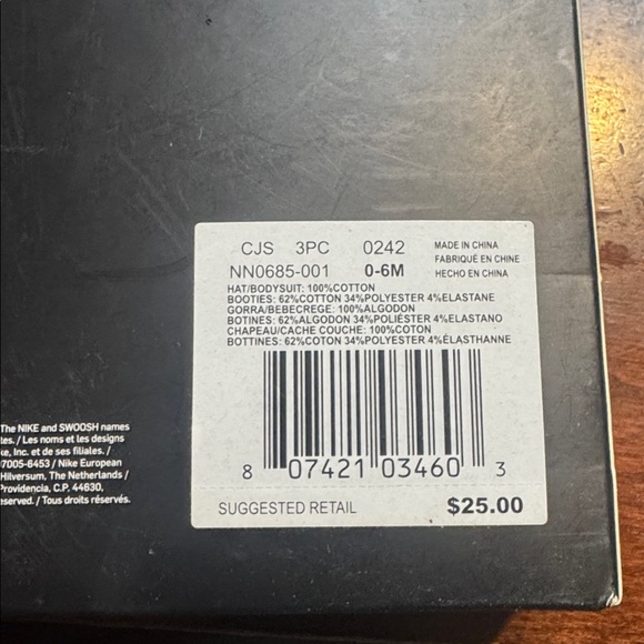 Nike 3-Piece Set - White, Blue, and Orange - Picture 2 of 2